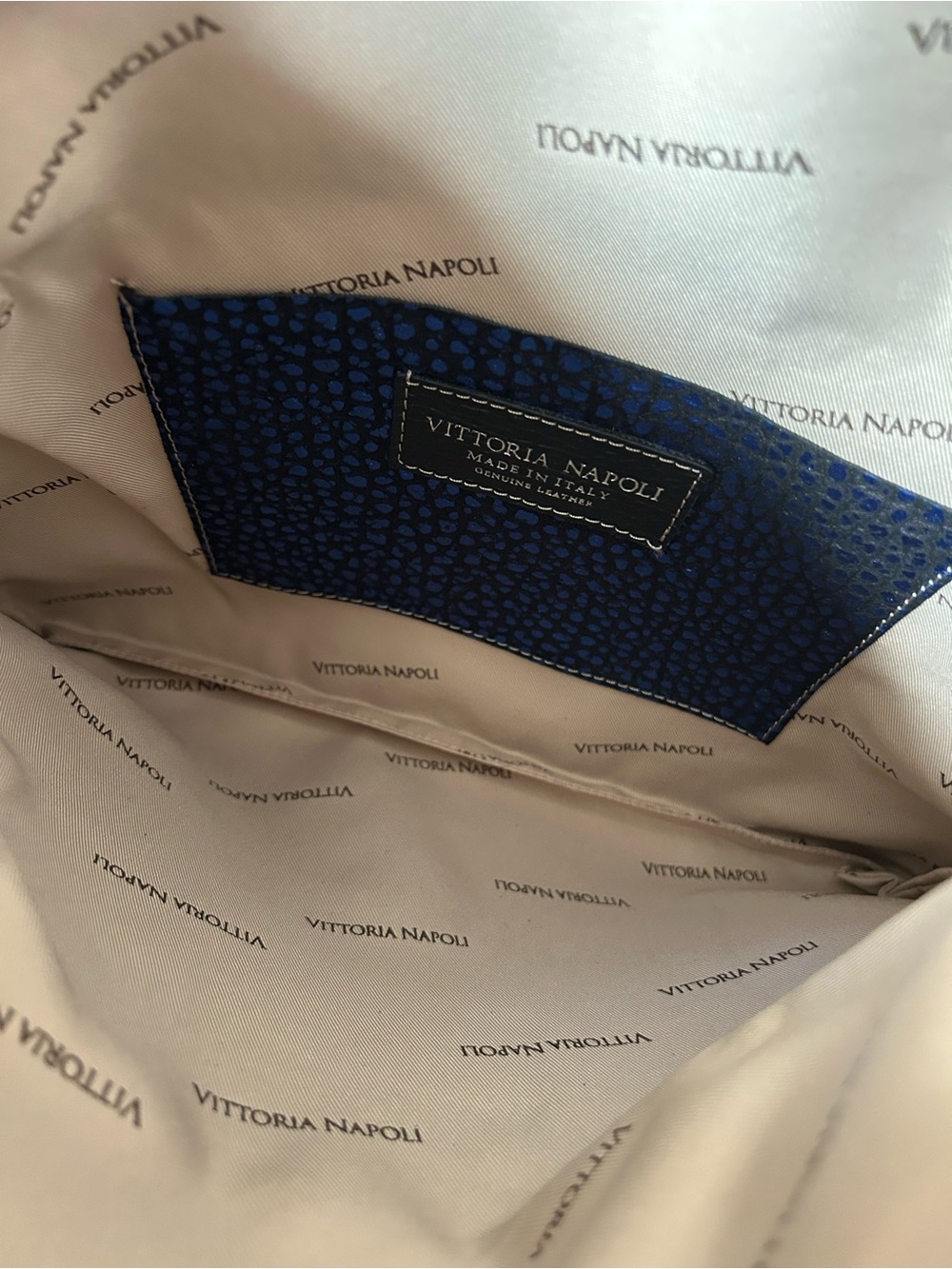 Vittoria Napoli Blue Metallic Zip Wristlet Clutch Lined Pockets Silver Hardware - Picture 10 of 10